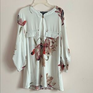 Beechers Brook Large White Floral Half Zip Blouse